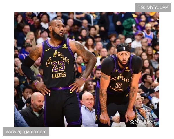 戴维斯进攻体系适配新突破：球队战术革新引领赛季新篇章